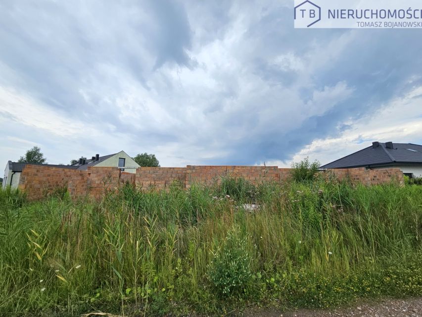 Działka nad jeziorem