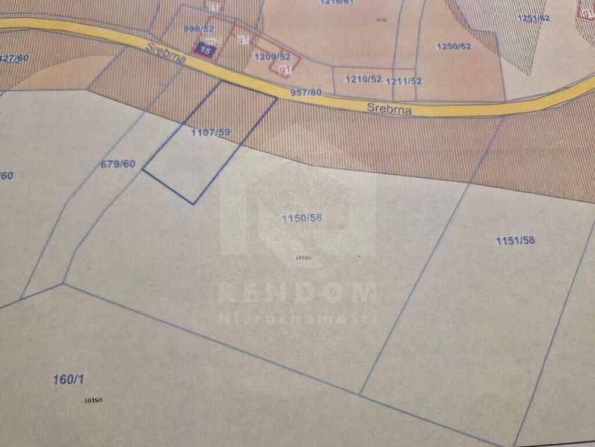 Działka nad jeziorem