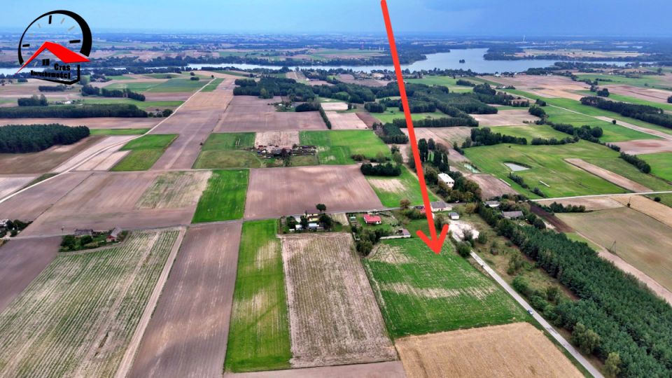 Działka nad jeziorem