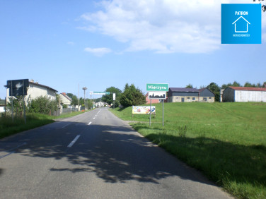 Działka nad jeziorem