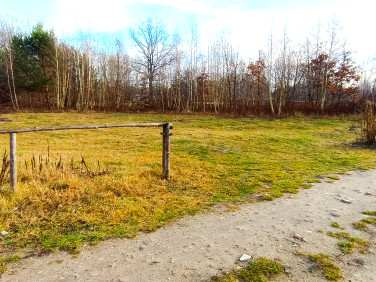 Pusta działka Mostówka