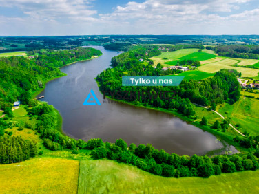 Działka nad jeziorem