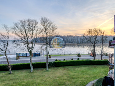 Mieszkanie blok mieszkalny nad rzeką