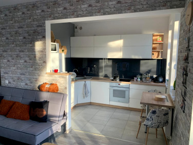 Mieszkanie blok mieszkalny nad rzeką