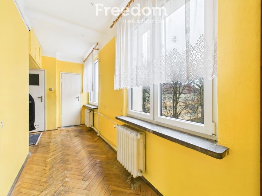 Mieszkanie blok mieszkalny przy lesie