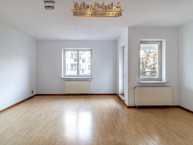 Mieszkanie blok mieszkalny przy lesie