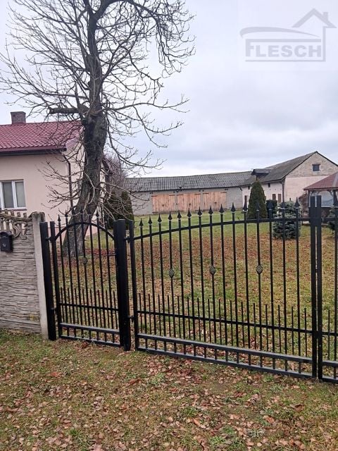Działka przy lesie
