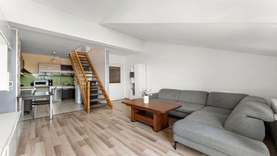 Mieszkanie blok mieszkalny przy lesie