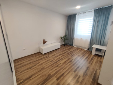 Mieszkanie blok mieszkalny nad jeziorem