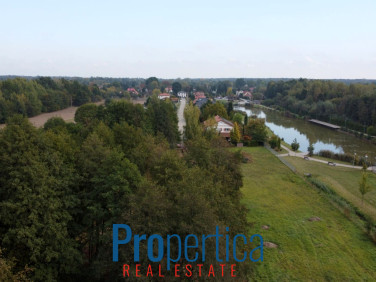 Działka nad jeziorem