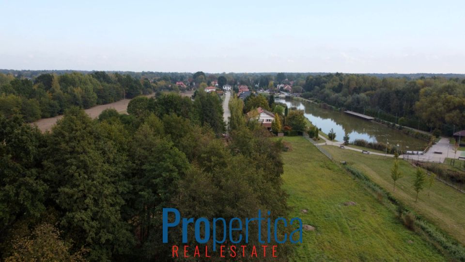 Działka nad jeziorem