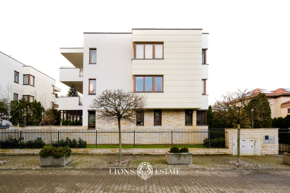 Mieszkanie blok mieszkalny przy lesie