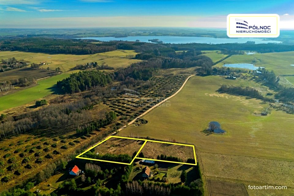 Działka nad jeziorem