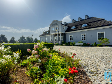 Usługowy przy lesie