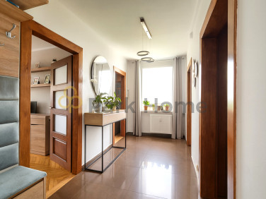 Mieszkanie blok mieszkalny nad jeziorem