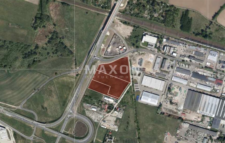 Działka usługowa sprzedam