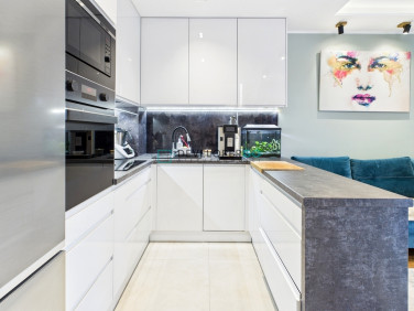 Mieszkanie blok mieszkalny nad jeziorem