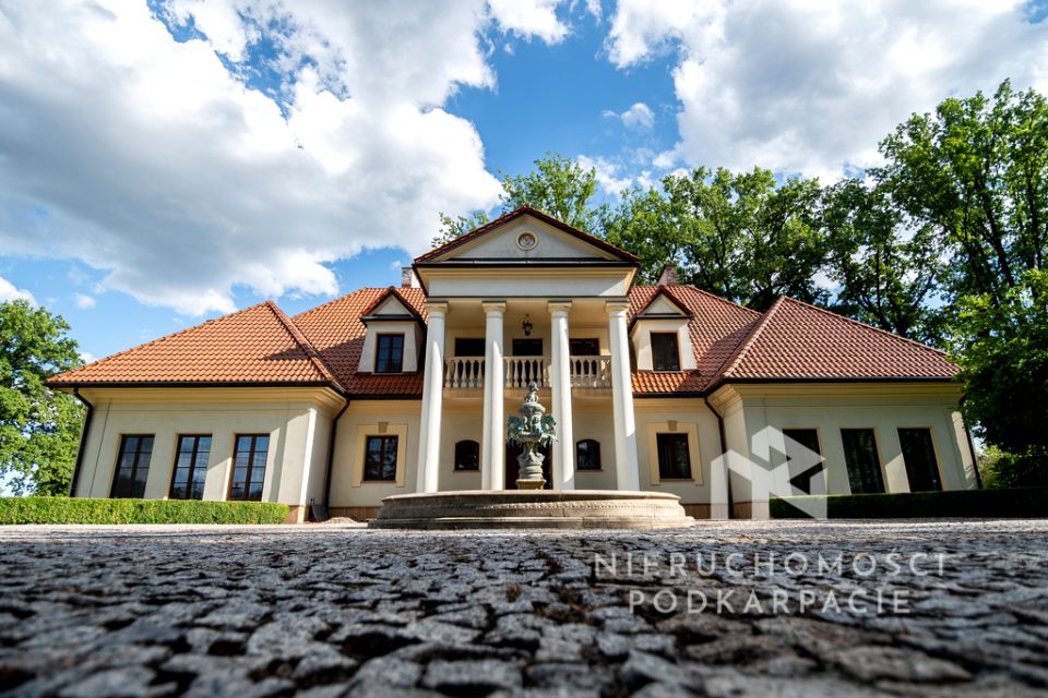 Dom RACŁAWICE