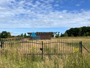 Działka przy lesie