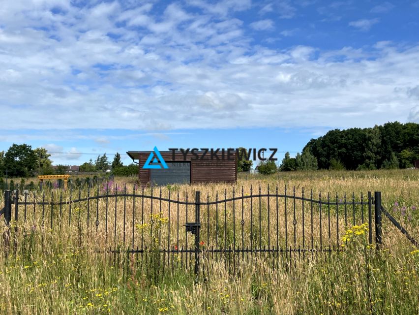 Działka przy lesie