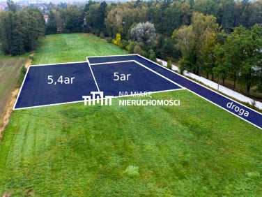 Działka przy lesie