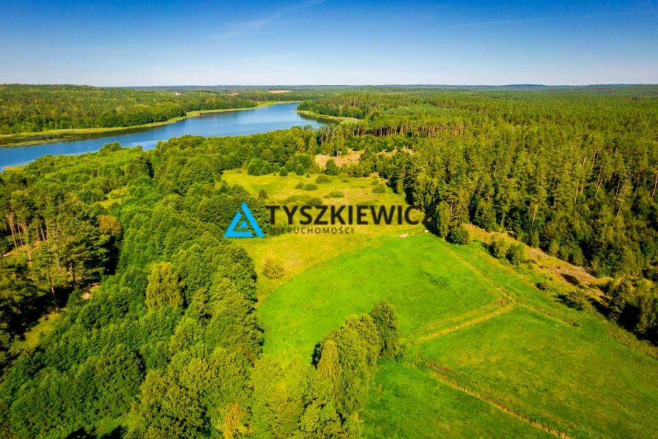 Działka nad jeziorem