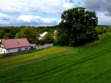 Pusta działka Bosutów