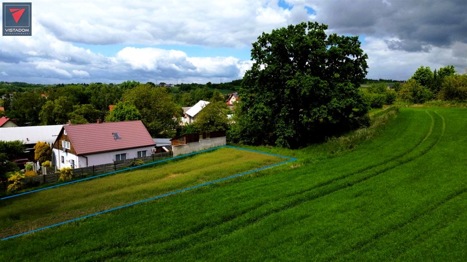 Pusta działka Bosutów