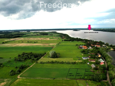 Działka nad jeziorem