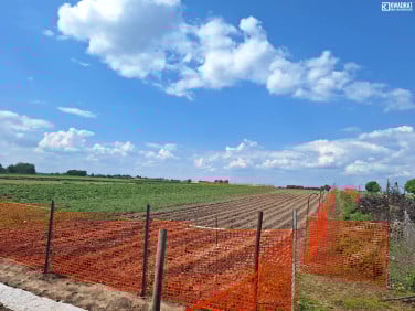 Pusta działka Płouszowice