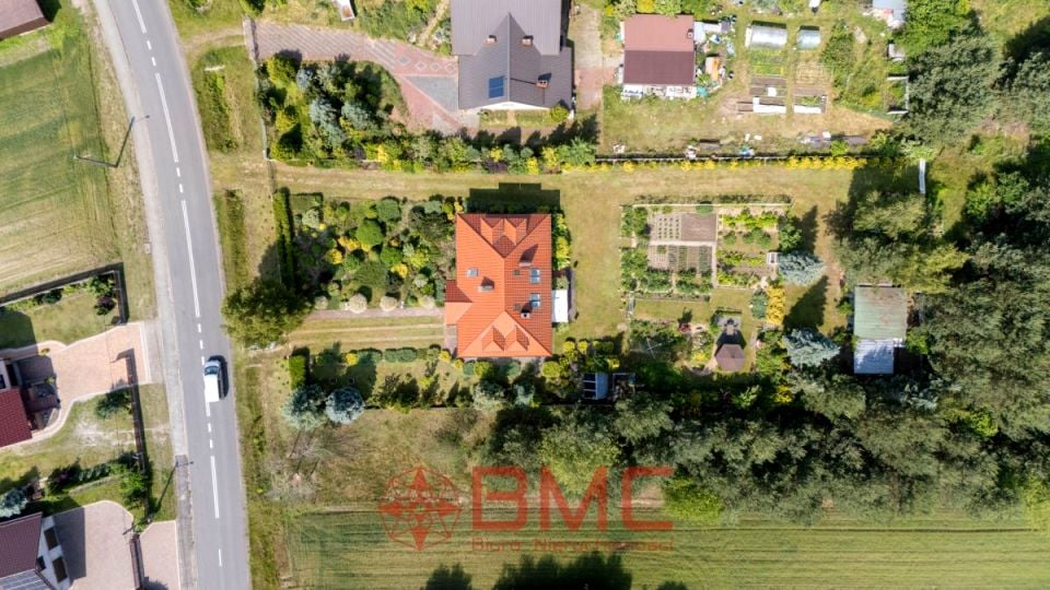 Dom z garażem
