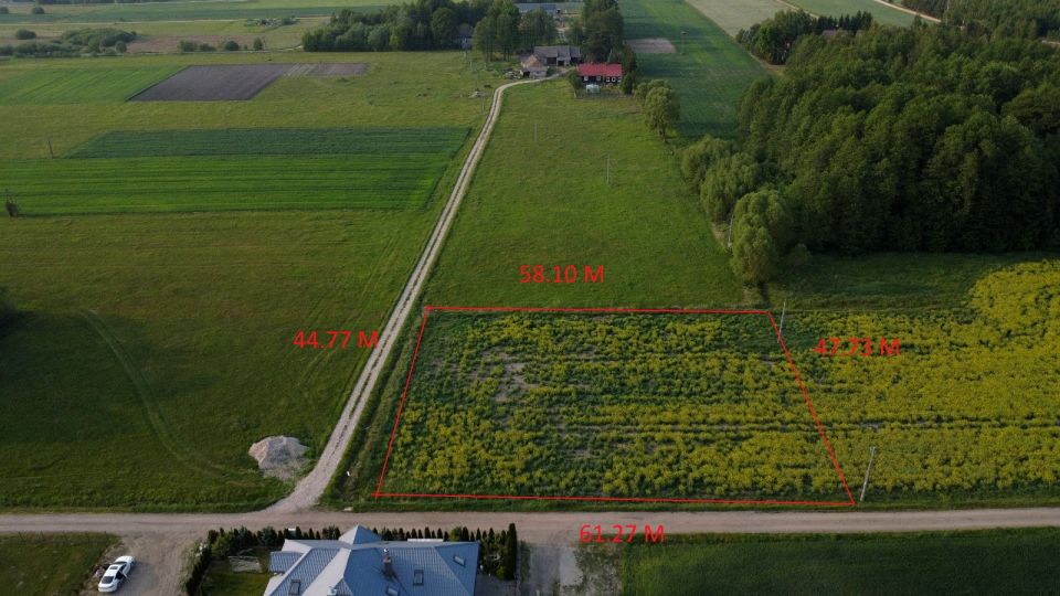 Pusta działka Kuriany