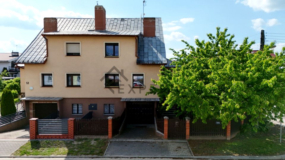 Dom z garażem