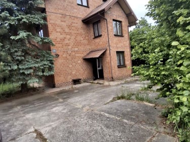 Dom z garażem