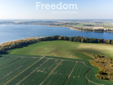 Działka nad jeziorem