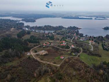 Działka nad jeziorem