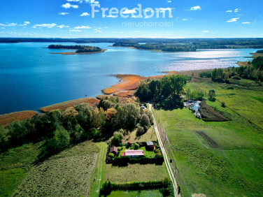 Działka nad jeziorem