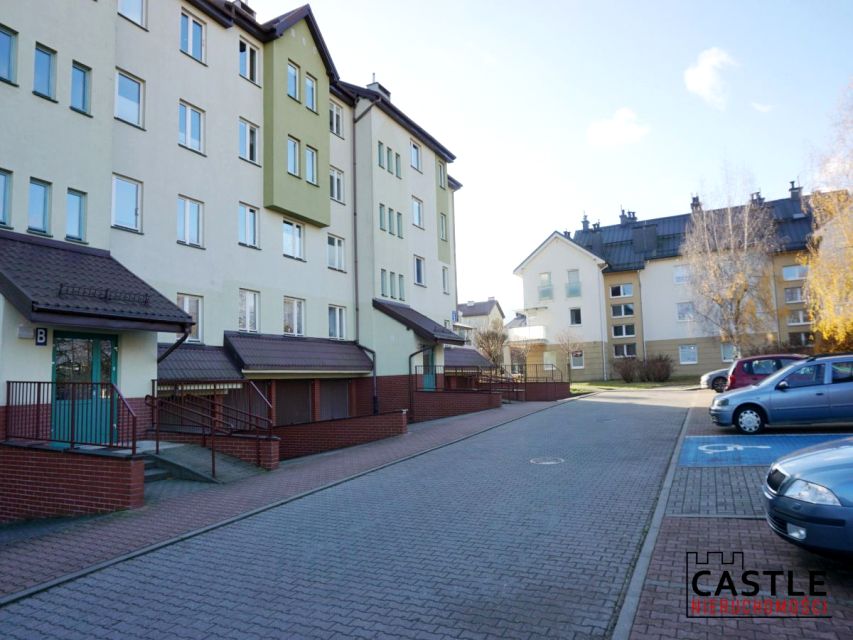 Magazyn przy lesie