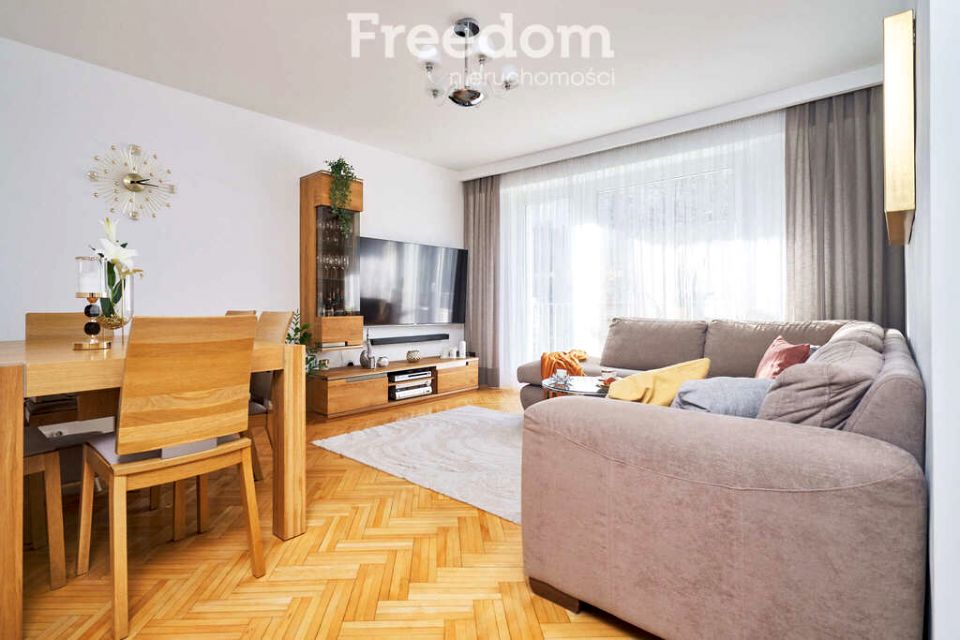 Mieszkanie blok mieszkalny nad jeziorem