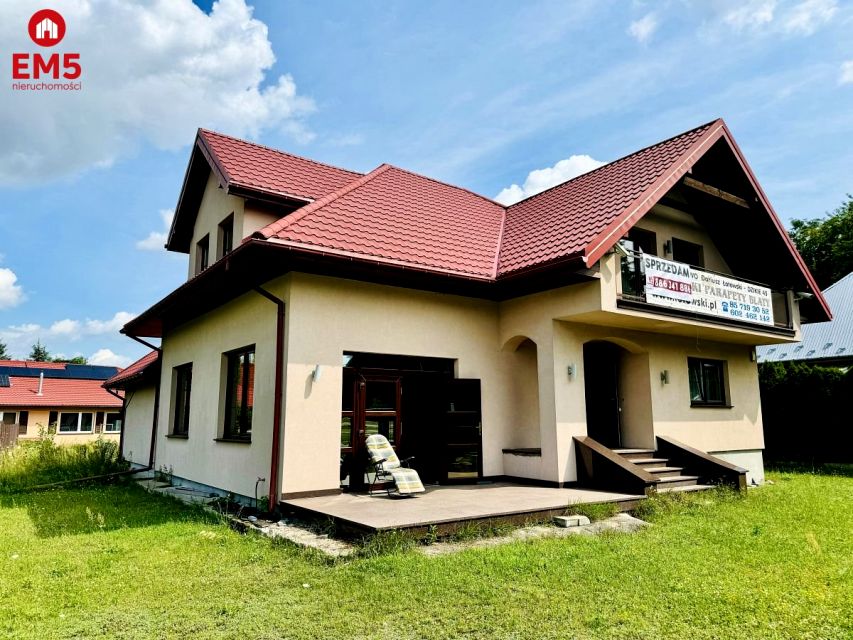 Dom z garażem