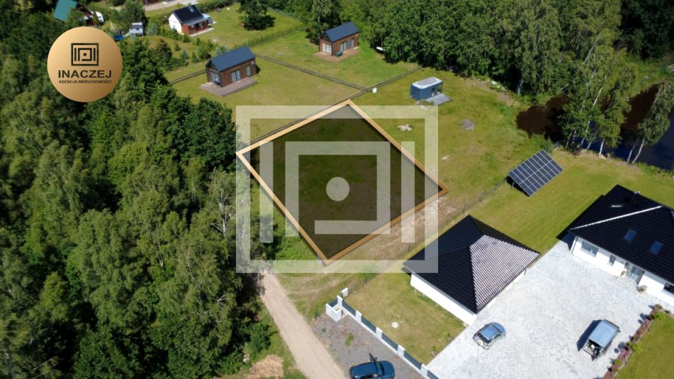 Działka nad jeziorem