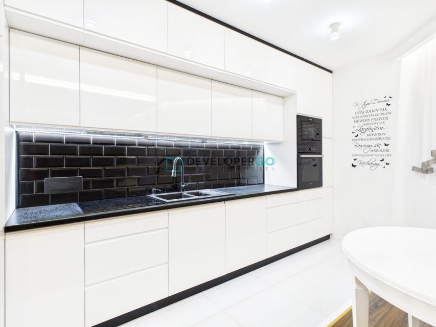 Mieszkanie blok mieszkalny przy lesie