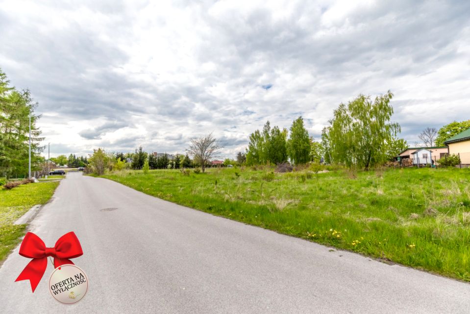 Działka przy lesie
