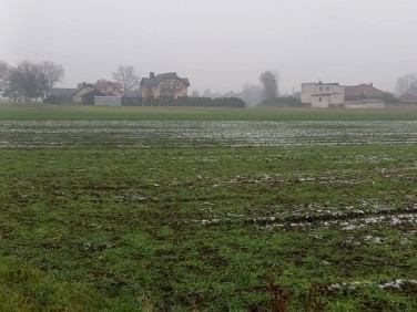 Pusta działka Zawada