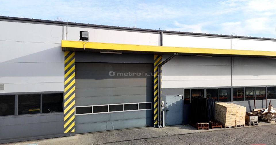 Budynek użytkowy Warszawice