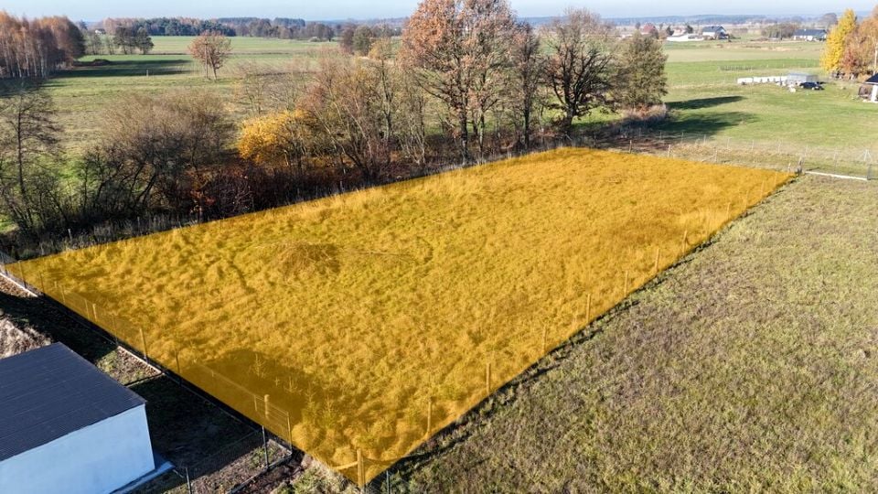 Działka przy lesie