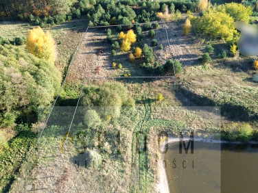 Działka nad jeziorem