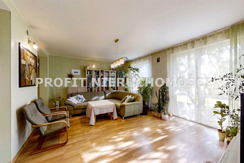 Dom Bedoń Przykościelny