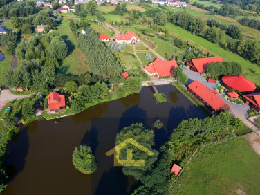 Budynek użytkowy Całowanie