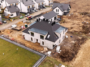 Dom czernica, wojnowice